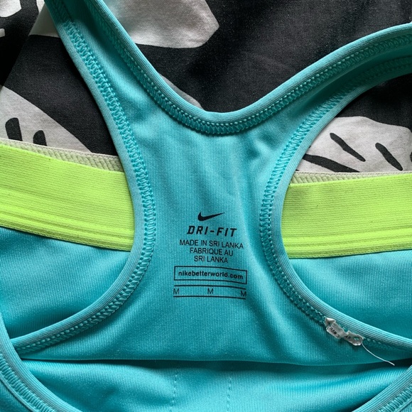 Nike pro sports bra - Picture 3 of 3
